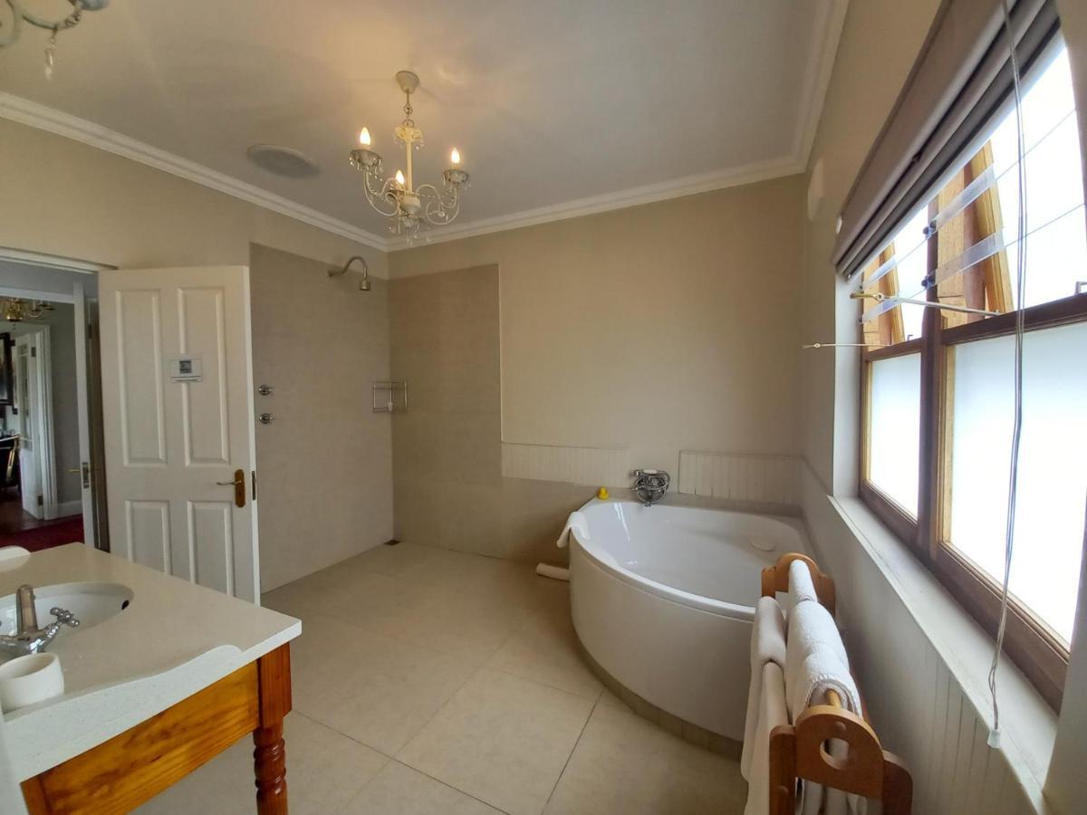 La Pension Guest House Oudtshoorn Eksteriør billede
