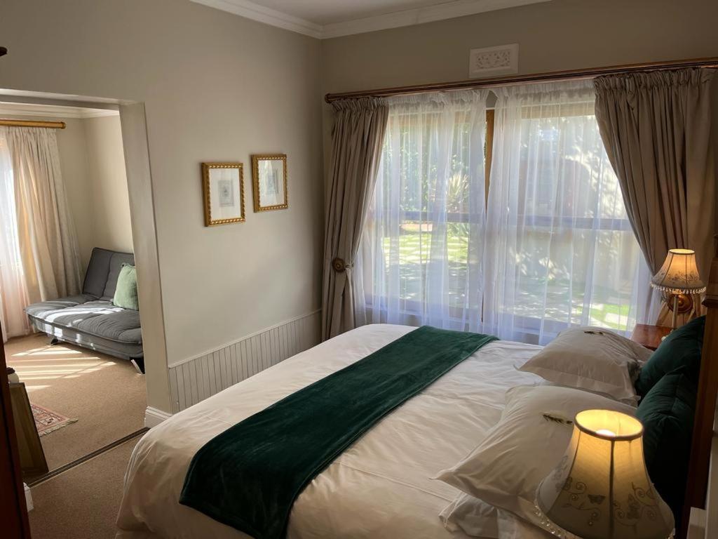 La Pension Guest House Oudtshoorn Eksteriør billede