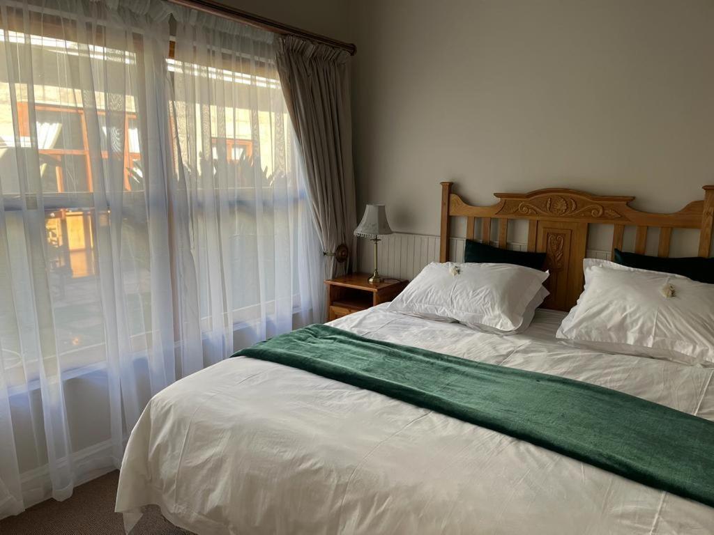 La Pension Guest House Oudtshoorn Eksteriør billede