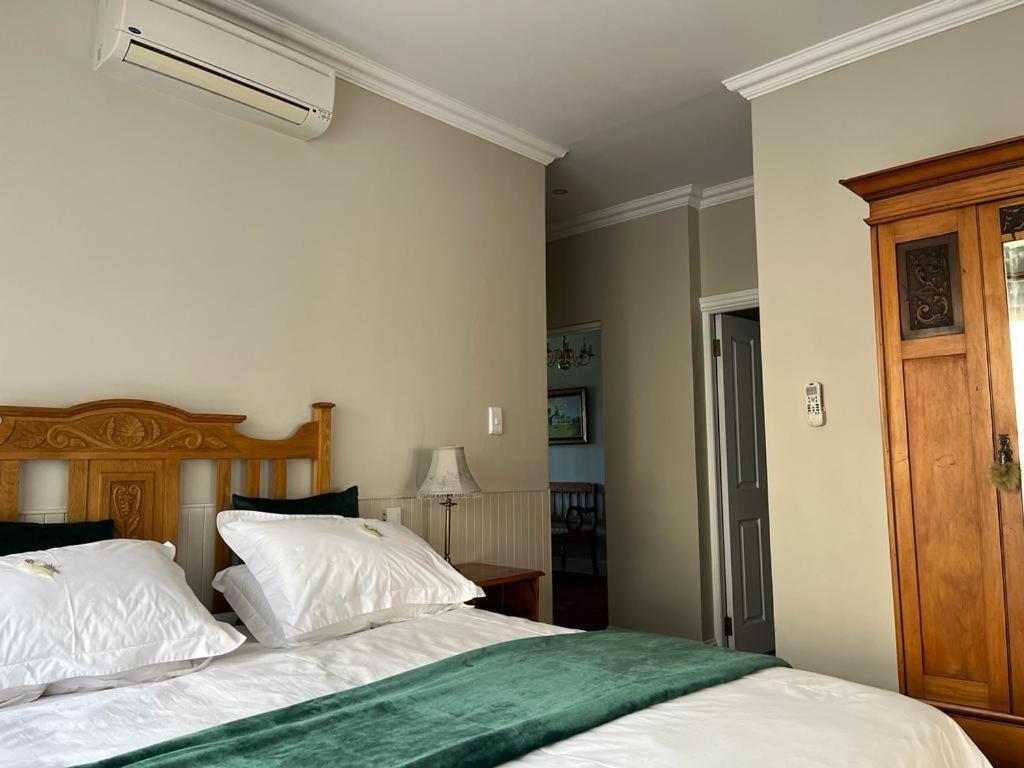 La Pension Guest House Oudtshoorn Eksteriør billede