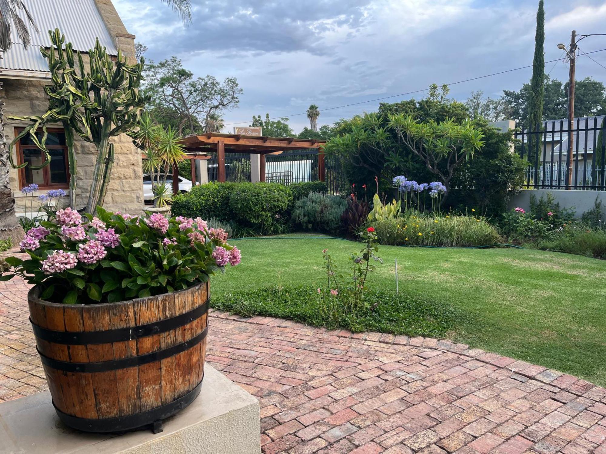 La Pension Guest House Oudtshoorn Eksteriør billede