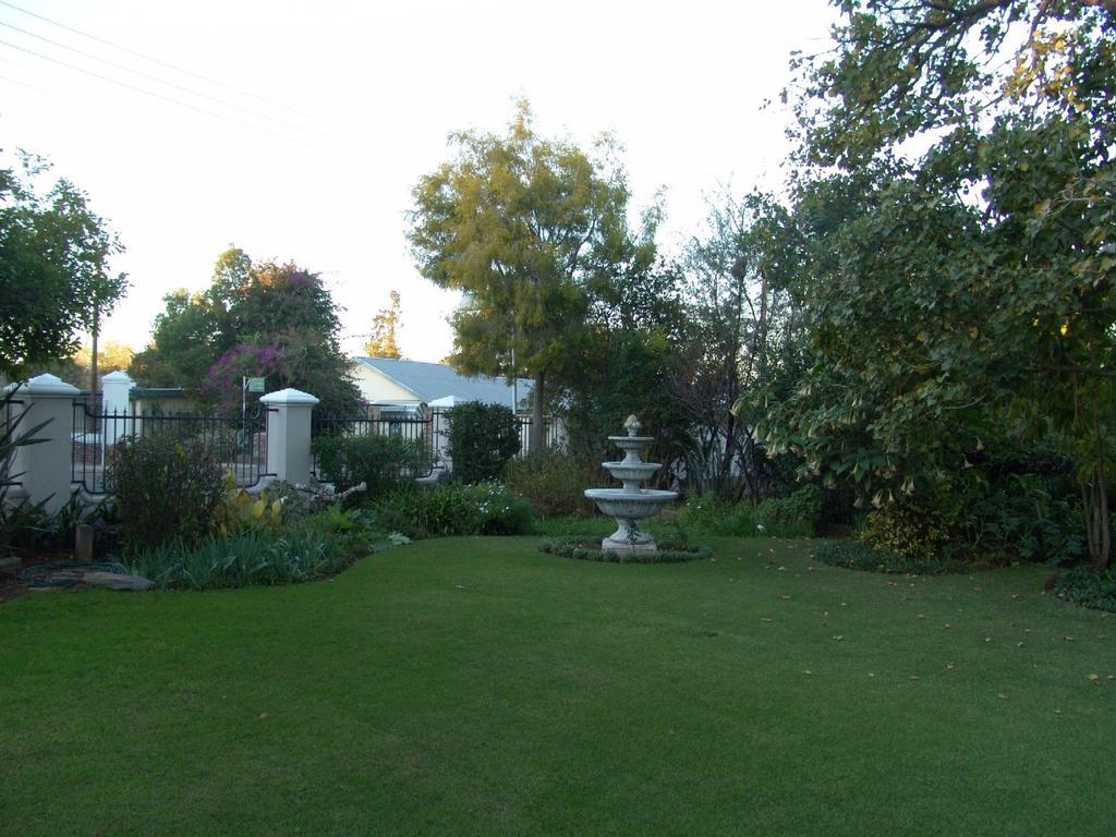 La Pension Guest House Oudtshoorn Eksteriør billede